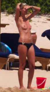 Heidi Klum en Topless [830x1521] [127.1 kb]