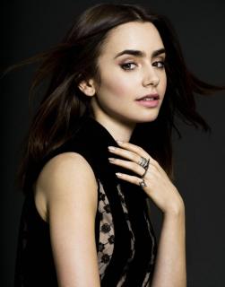 Lily Collins [936x1191] [81.02 kb]