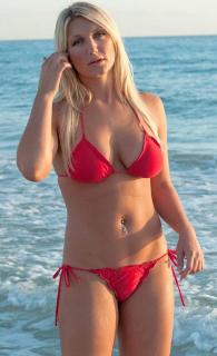 Brooke Hogan in Bikini [600x984] [105.52 kb]