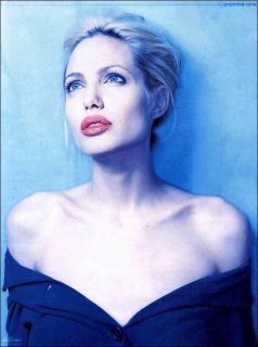 Angelina Jolie [572x768] [54.86 kb]