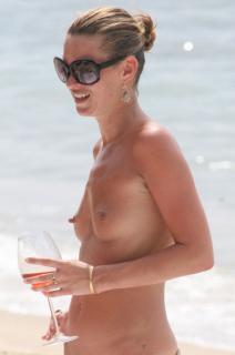 Kate Moss na Topless [1200x1804] [123.62 kb]