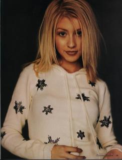 Christina Aguilera [595x782] [55.96 kb]