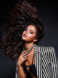 Selena Gomez [1280x1707] [444 kb]