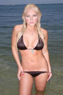 Brooke Hogan in Bikini [1200x1800] [385.59 kb]