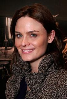 Emily Deschanel [407x600] [47.57 kb]