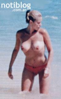 Nazarena Vélez dans Topless [348x561] [27.45 kb]