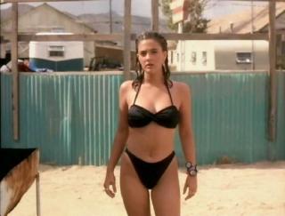 Drew Barrymore in Bikini [545x415] [29.46 kb]
