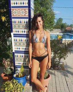 Ana Albadalejo dans Bikini [1080x1350] [511.08 kb]