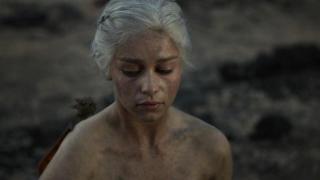 Emilia Clarke in Spiel Der Throne Nackt [1280x720] [48.79 kb]