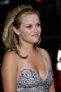 Reese Witherspoon [2336x3504] [619.26 kb]