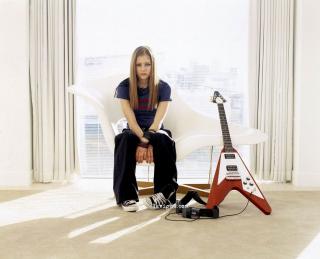 Avril Lavigne [1621x1313] [292.19 kb]