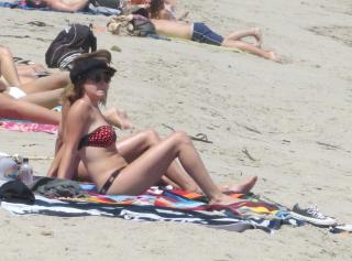 Ashley Tisdale na Bikini [1554x1152] [408.55 kb]