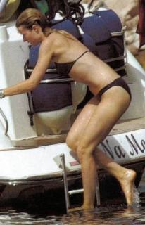 Gwyneth Paltrow in Bikini [387x600] [36.71 kb]