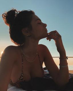 Francesca Sofia Novello in Bikini [1080x1349] [178.41 kb]