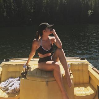 Sydney Sweeney in Bikini [989x989] [167.98 kb]