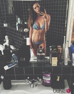 Laura Matamoros in Bikini [934x1184] [202.05 kb]