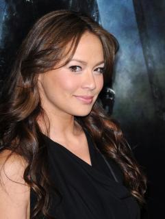 Moon Bloodgood [2714x3600] [861.35 kb]