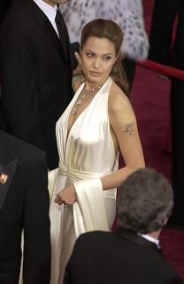 Angelina Jolie [1960x3008] [453.6 kb]