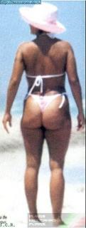 Alejandra Guzmán dans Bikini [266x699] [27.97 kb]