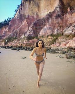 Celia Freijeiro dans Bikini [1080x1349] [319.29 kb]