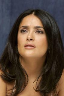 Salma Hayek [2048x3072] [497.54 kb]