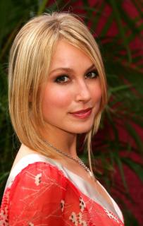 Sarah Carter [1910x3000] [621.43 kb]