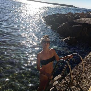 Valeria Ros in Bikini [1080x1080] [339.29 kb]