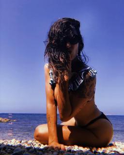 Lorena Castell dans Bikini [1080x1350] [160.62 kb]