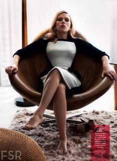 Scarlett Johansson in Vanity Fair [2187x3000] [624.07 kb]