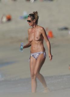 Heidi Klum dans Topless [2480x3425] [364.28 kb]