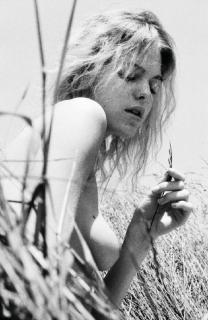 Erin Heatherton in Vogue Nude [675x1035] [100.68 kb]