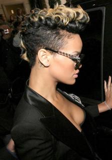 Rihanna [800x1147] [107.84 kb]