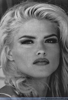 Anna Nicole Smith [480x703] [49.92 kb]