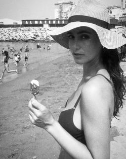 Alicia Sanz na Bikini [1080x1351] [520.71 kb]