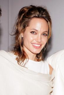 Angelina Jolie [2052x3000] [948.49 kb]