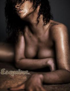 Rihanna en Esquire [460x600] [28.05 kb]