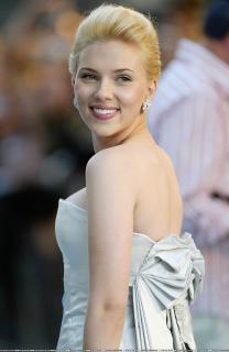 Scarlett Johansson [1300x2000] [359.28 kb]