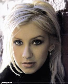 Christina Aguilera [895x1099] [148.76 kb]