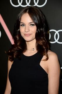 Alexis Knapp [740x1114] [133.76 kb]