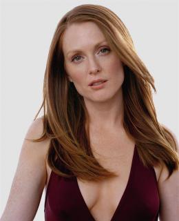 Julianne Moore [1611x1980] [278.74 kb]