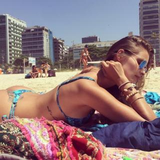 Yasmin Brunet na Bikini [620x620] [121.43 kb]