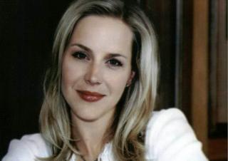 Julie Benz [766x542] [50.97 kb]