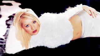 Christina Aguilera [924x523] [56.09 kb]