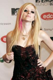 Avril Lavigne [1600x2400] [505.47 kb]