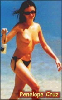 Penélope Cruz in Topless [311x500] [23.75 kb]