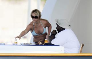 Britney Spears [3600x2308] [529.77 kb]