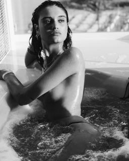 Claudia Martín (model) Nude [1080x1350] [193.05 kb]