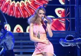 Kylie Minogue [698x488] [51.81 kb]
