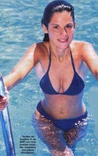 Lidia San José dans Bikini [532x850] [114.17 kb]