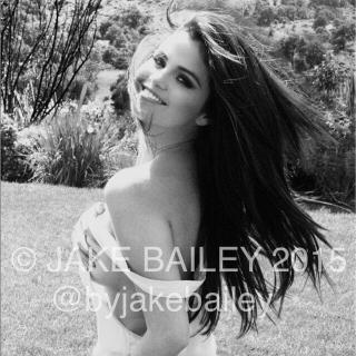Selena Gomez [640x640] [133.8 kb]